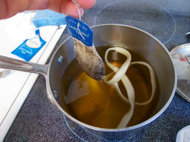 White to Ivory: Dyeing with Tea • Cloth Habit